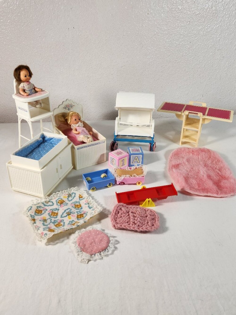 Vintage 1984 Mattel Barbie The Heart Family Nursery Doll Play Set Mixed Lot